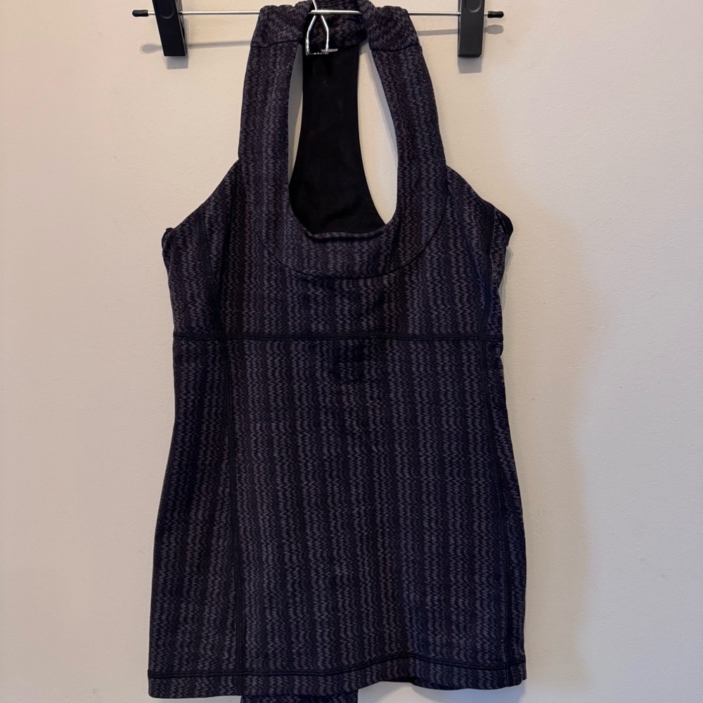 Lululemon black patterned tank top with mesh detail on back